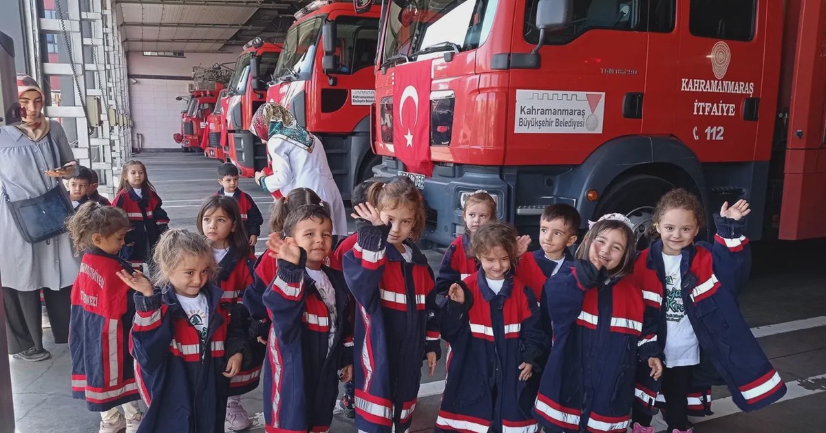 Toroslar'ın minikleri itfaiyeciliği yerinde öğrendi